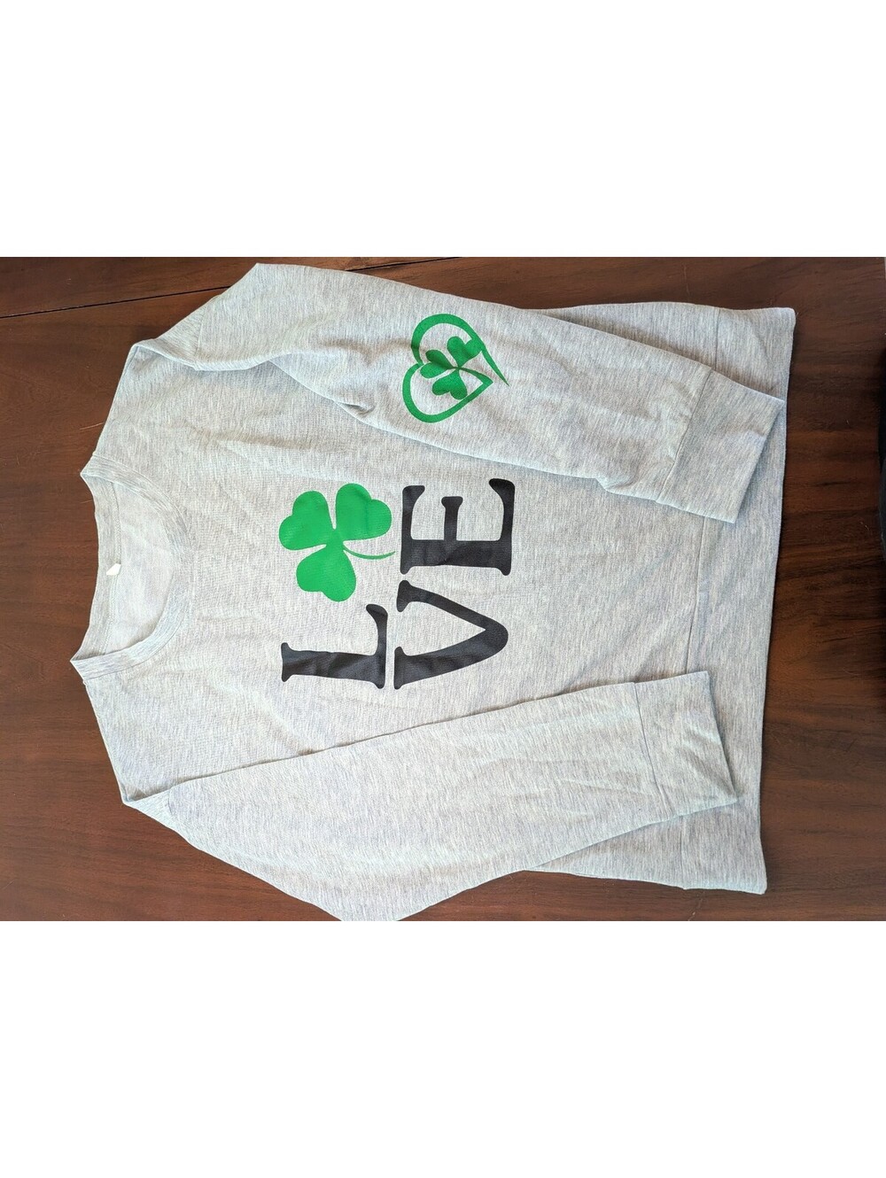 ☘️ Women's St. Patrick's Day LOVE Shamrock Long Sleeve Shirt - Size Large ☘️